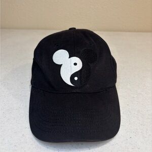 Vintage Walt Disney World Yin & Yang Mickey Mouse Hat – Adjustable Adult